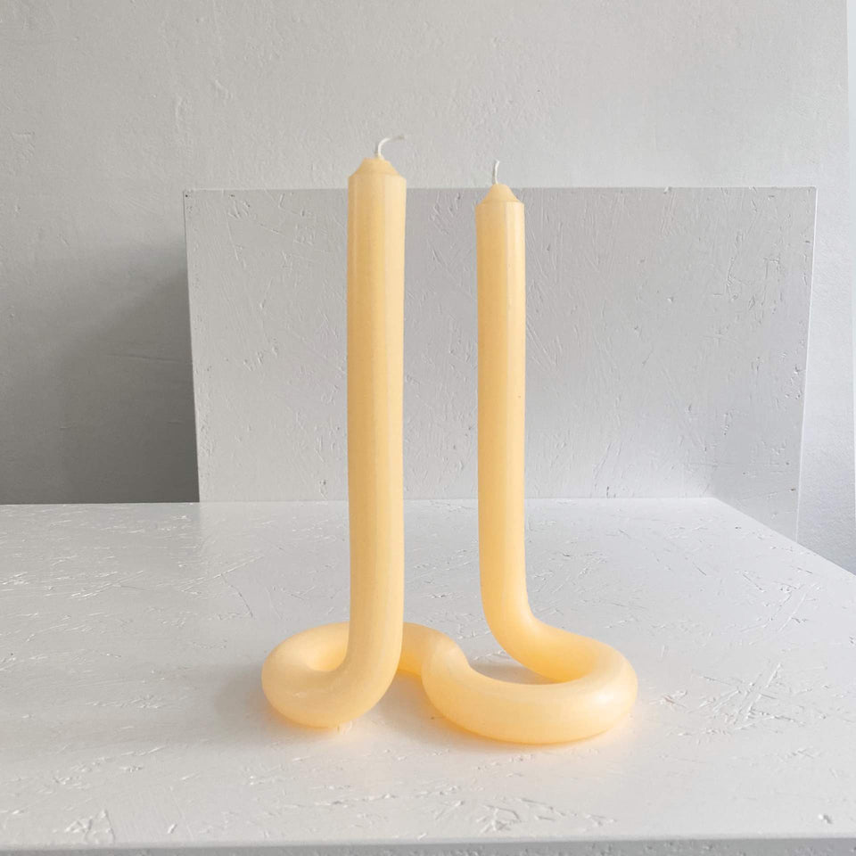 Kerze Twist Pfirsich mit Hintergrund